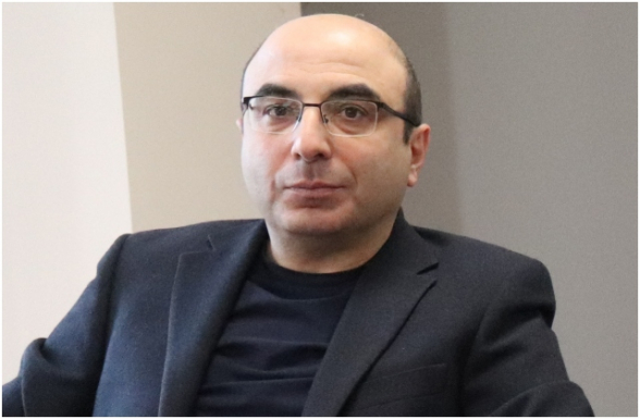 Изменение Конституции: «по-нашему» или под диктовку извне?